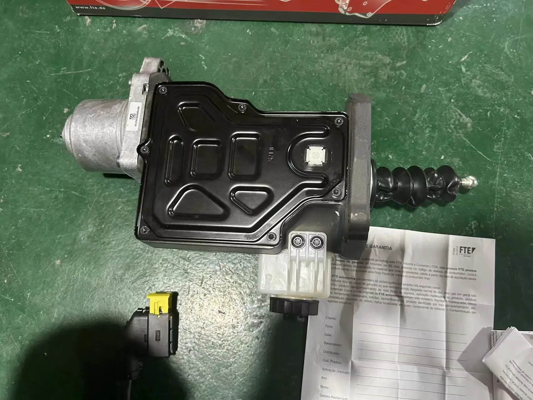 

2612292 9327640120 S-cania gearbox clutch cylinder ECA European truck Parts