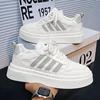 Moderno e informal: zapatos blancos para hombre al por mayor: perfectos para la moda de otoño-2025 3