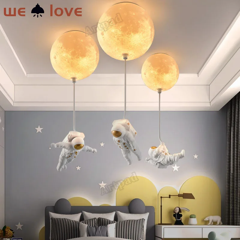 Tanie Sufit pokoju dziecięcego żyrandol chłopiec kreatywny księżyc lampa Spaceman astronauta sklep