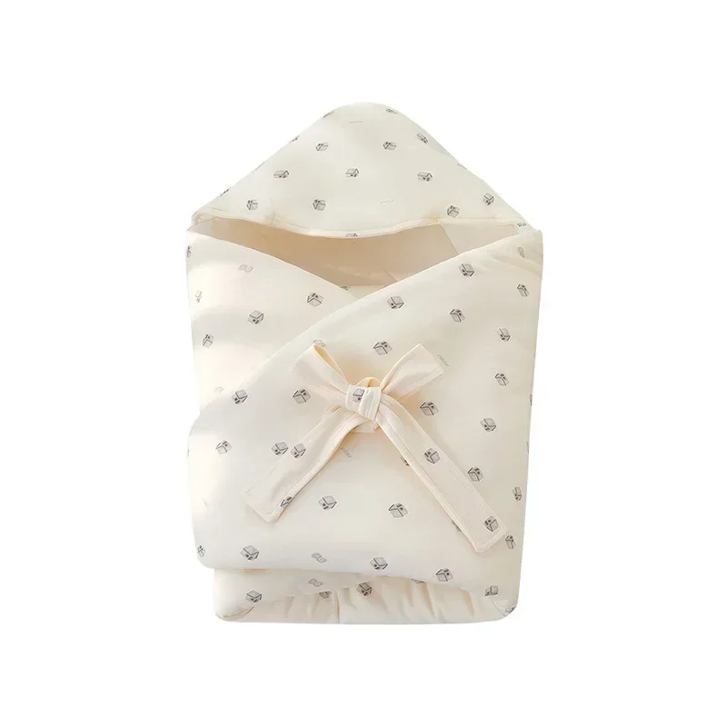 Luxury Newborn Comforter Thickened Baby Blanket in Autumn and Winter Scarf or Cotton Quilt for Delivery Room Swaddle Newborn