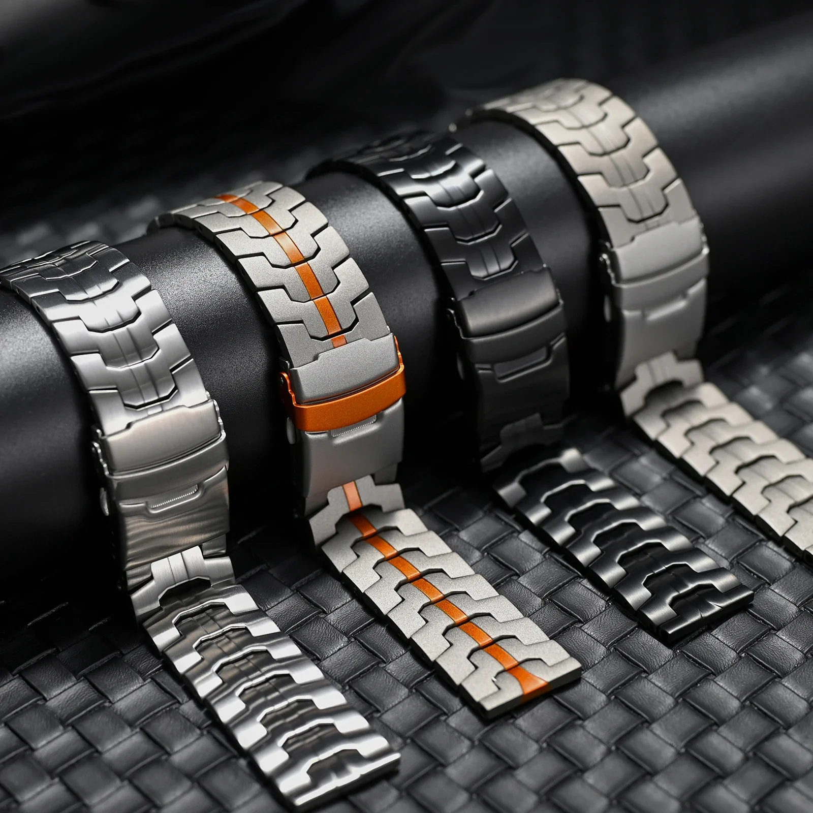 Luxury 22mm Titanium Strap - Men's Metal Bracelet Belt in Sporty Colors