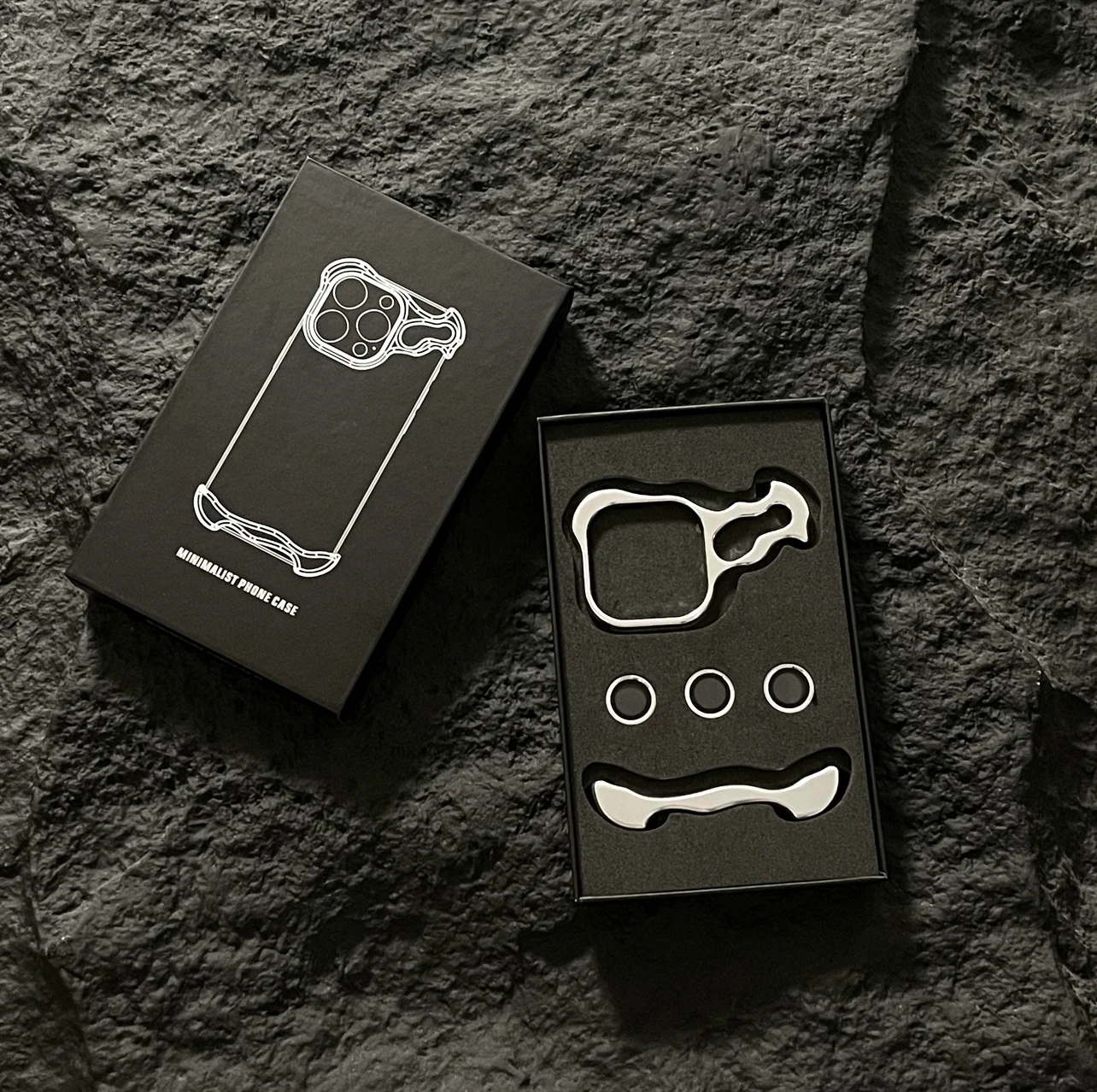 รูปสินค้า เคสกันกระแทกโลหะ ป้องกันแรงกระแทกได้ดีเยี่ยมสำหรับ iPhone