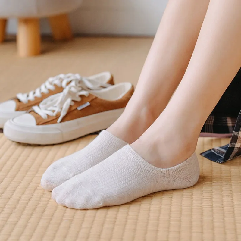 5 Pairs/Women&s Silicone Non-Slip Invisible Socks Summer Solid Color Ankle Boat Socks Breathable Fashion 35-40 Gift 