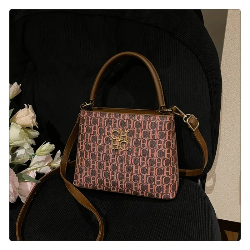 Borsa Tote Spaziosa per Donne in Vera Pelle, Qualità di Marca di Lusso, Collaborazione di Designer Famosi, Accessorio Elegante - immagine 5