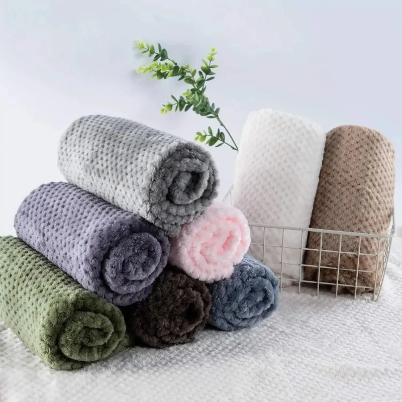 Cozy Fleece Pet Blanket - Ultra-Soft Plush Throw