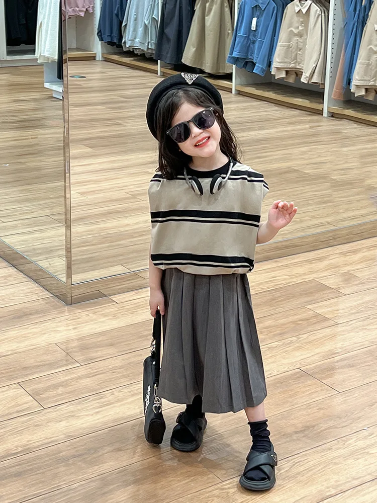 

round Neck Striped Top2024Contrast Color Sleeveless Waistcoat Western Style Artistic Pleated Long Skirt Suit Fashion-WS