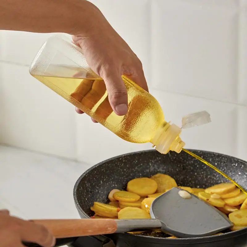 300/500ML Squeeze Oil Bottles Multifunction Sauce Oil Bottles Screaming Control High Temperature Kitchen Gadgets