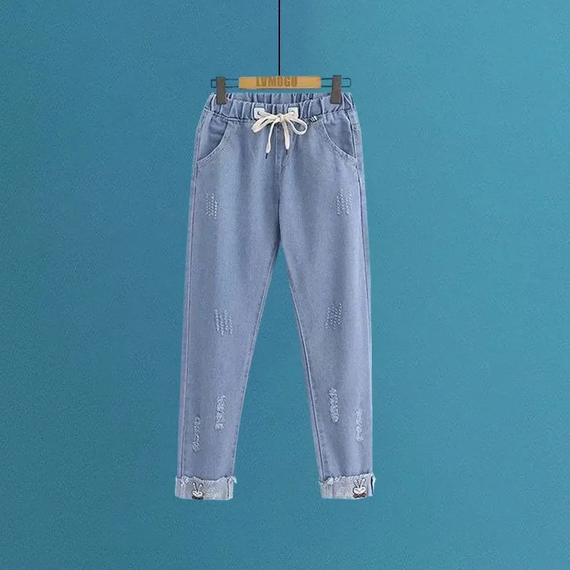Fashionable Women's Set Spring/Summer New Fashion Versatile Design Sense Letter T-shirt Perforated Jeans Two Piece Set
