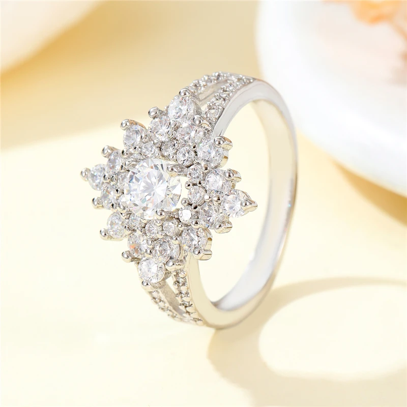 

Women's Ring Exquisite Design Fashion Luxury Full Diamond Jewelry Wedding Engagement Ring Bride Party Accessories Gift