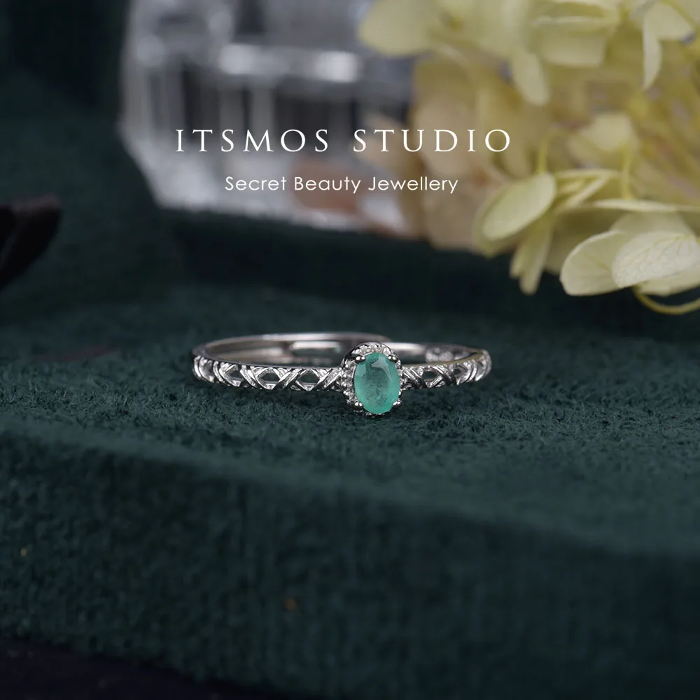 

Женское кольцо из серебра 925 пробы, с натуральными изумрудами