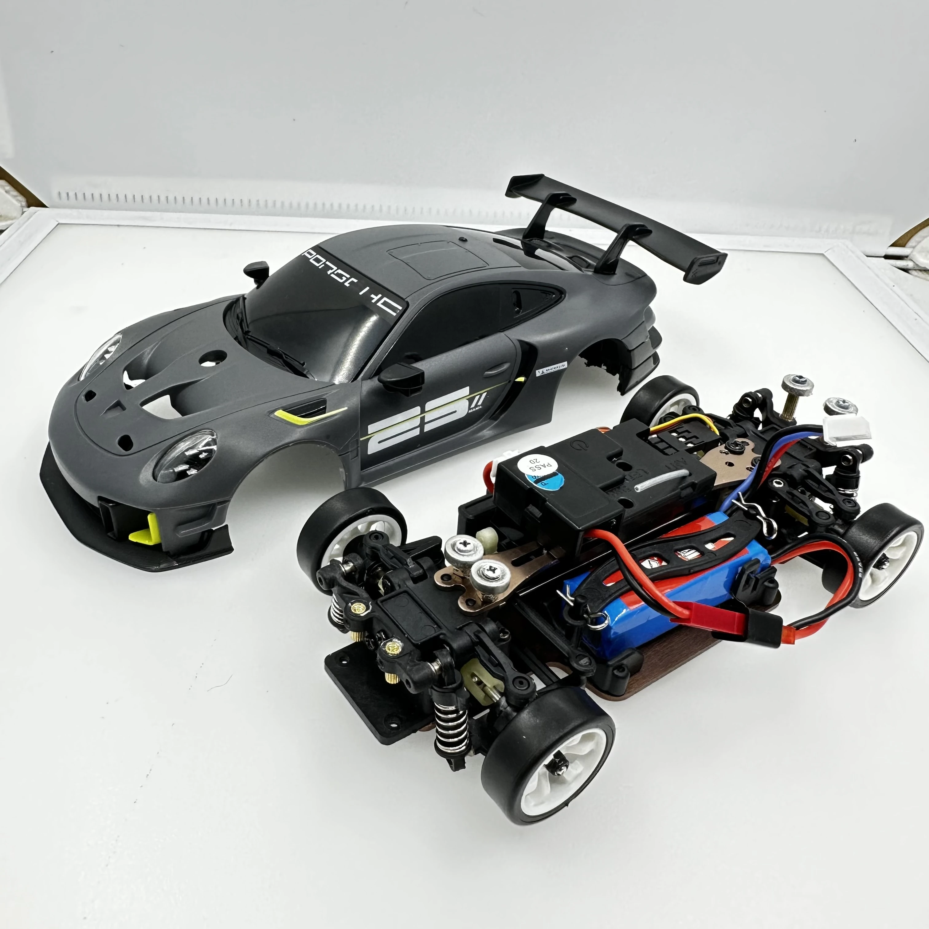 Moniss K969 RC Drift Car 1/28 RC Car 2,4 GHz 4WD 30 km/h RC Carro