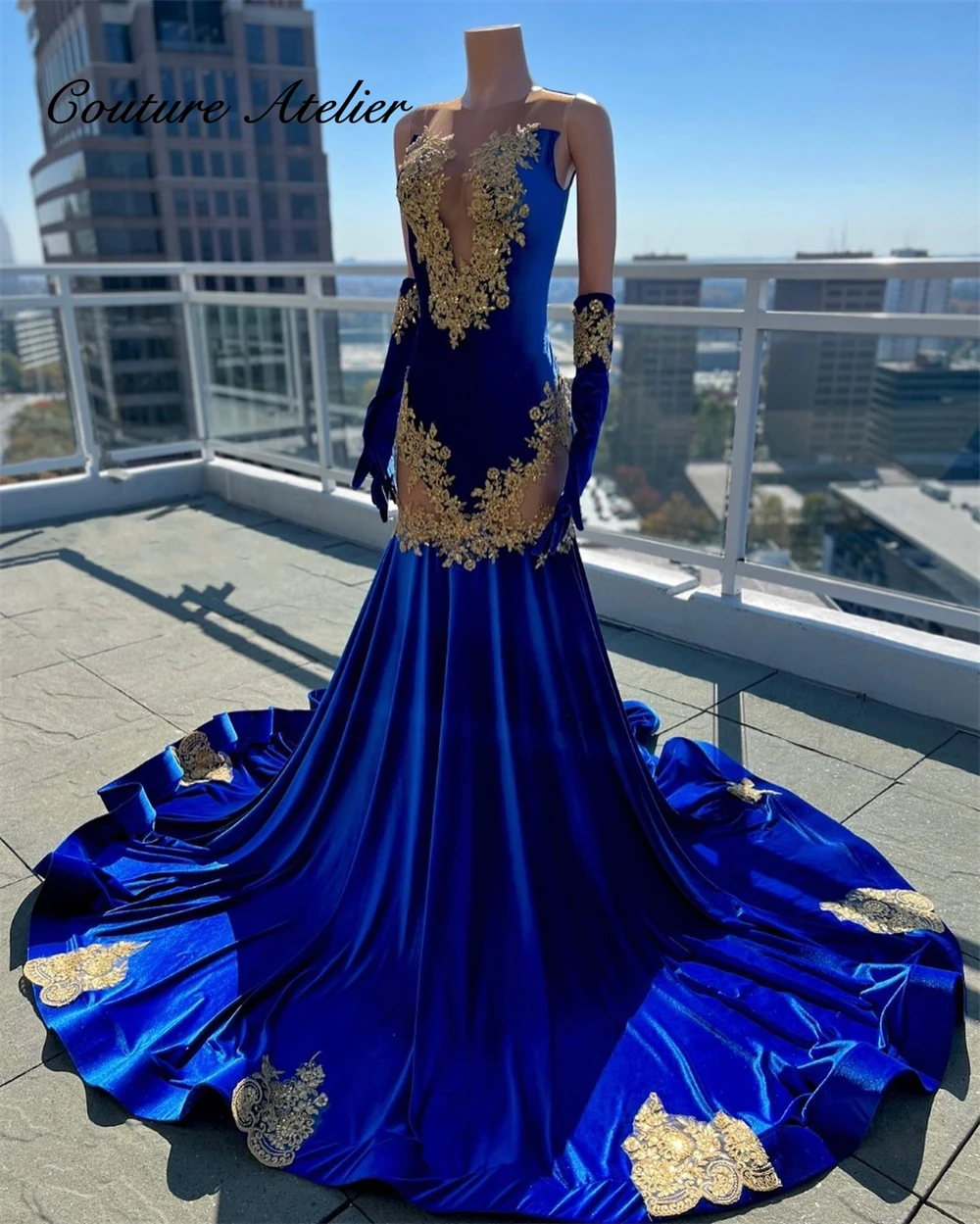 

Wow Gold Beaded Lace Applique King Blue Velvet Prom Dresses For Black Girls With Glove Elegant Graduation Dress African Wedding