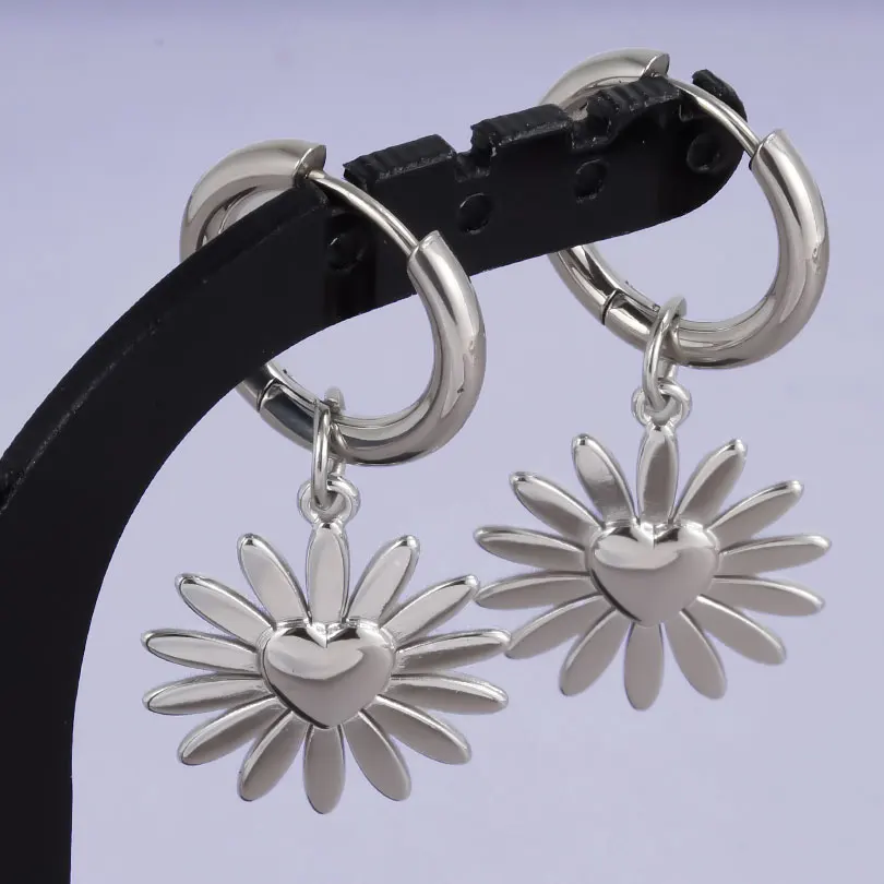 1 paar Silber Farbe Liebe Herz Bowknot Charme Ohrring Edelstahl Hoops Ohrringe Für Frauen Männer Zubehör Sonnenblumen Schmuck – Detail 3