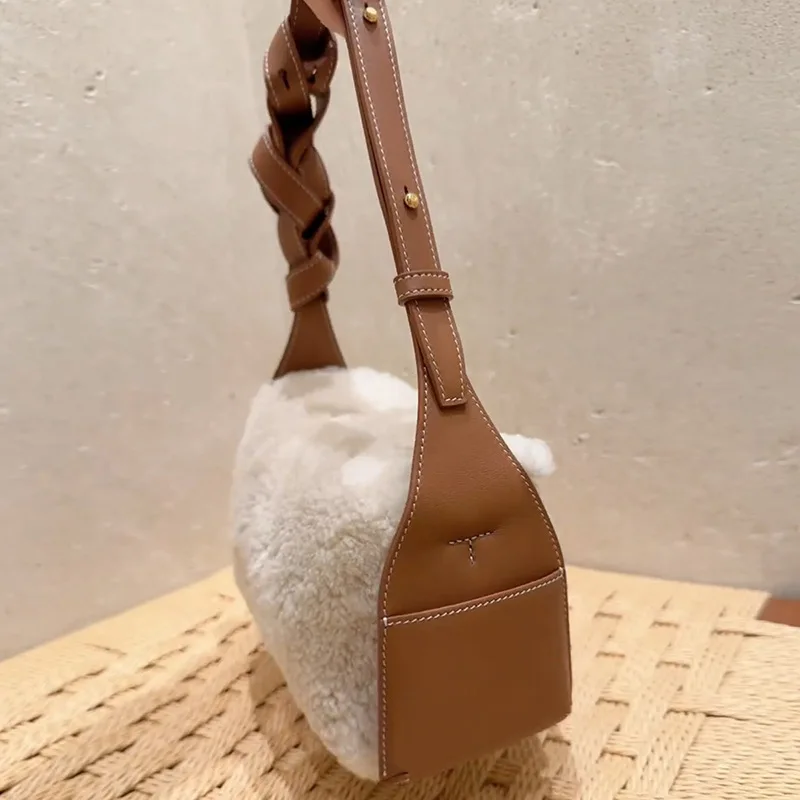 Fashion Lamb Fur Velvet Women's Handbag Retro High-end Crossbody Bag Lambswool Casual Shoulder Bag For Autumn Winter Box Bag