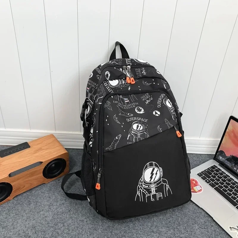 

Printing Contrasting Colors Backpacks Large Capacity Ladies Bags on Sale 2024 High Quality Zipper Commuting Casual Backpacks
