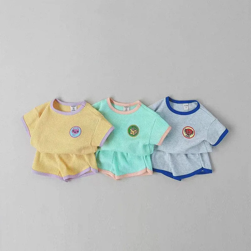 

2023 Summer Toddler Boys Clothes Set Cotton Waffle Patched Brand Pullover Short Sleeve Shirts Suit Loose Border Shorts Outfit