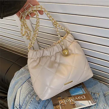 حقيبة نسائية أنيقة مبطنة ومطرزة من البولي يوريثان، حقيبة كتف مفردة بسلسلة عصرية، حقيبة كروس أنيقة مثالية للاستخدام اليومي 3