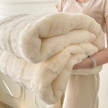 Luxury Faux Fur Throw Blanket Soft Fuzzy Fluffy Cozy Blanket Plush Furry Comfy Warm Blanket for Couch Bed Chair Sofa Bedroom 1