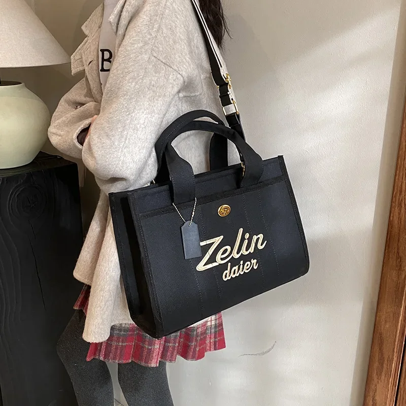 Fashion Large Capacity for Women 2024 New Pure Color Artistic Casual Tote Advanced Texture Shoulder Bag
