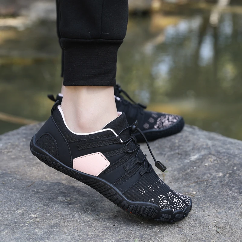 الرجال والنساء تسلق الجبال أحذية المشي لمسافات طوي...