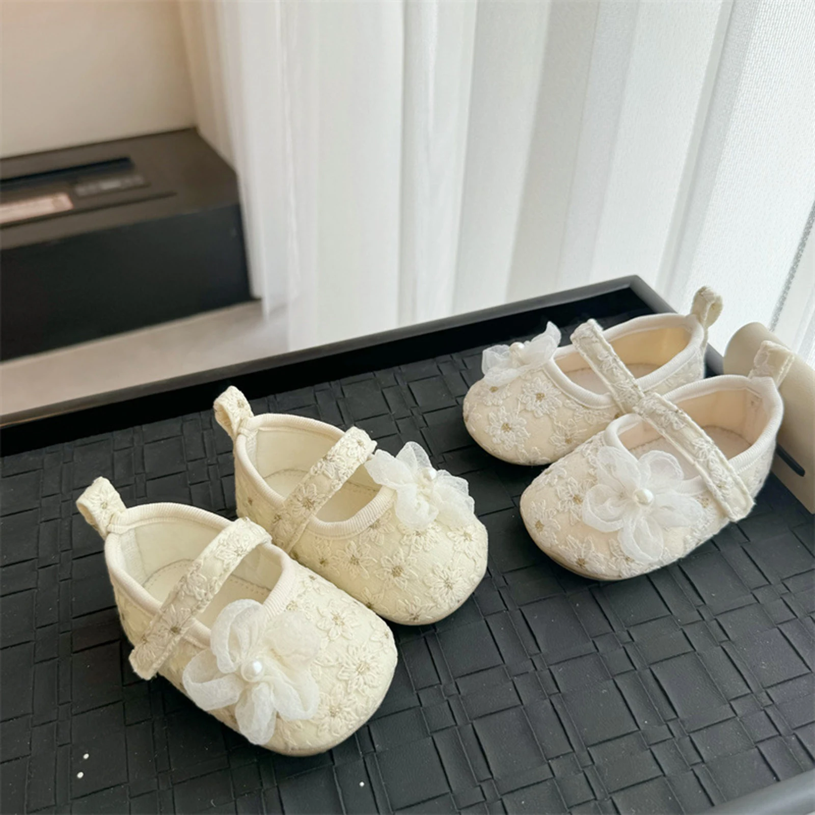 Baby Girl Pearls Flowers Flats Non-slip Soft Soles Cute Mary Jane Shoes Casual Walking Shoes for Newborn Toddler