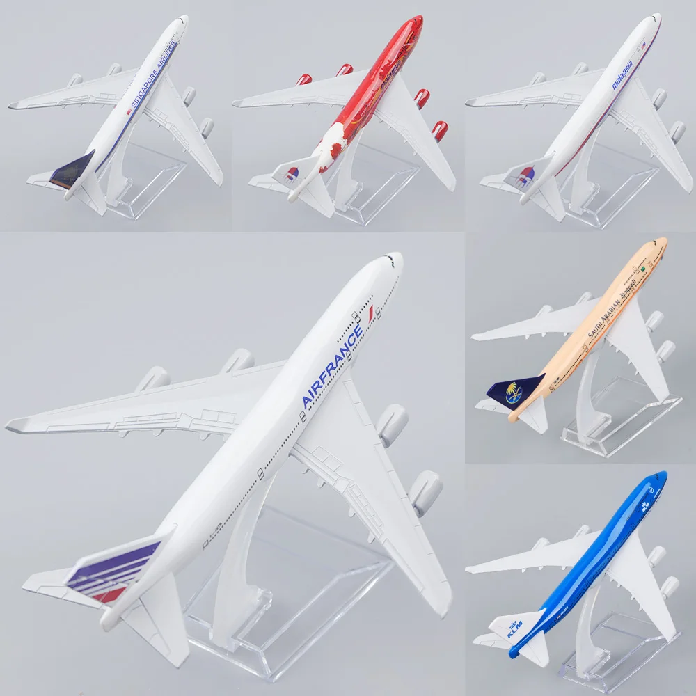 

Scale 1/400 Metal Airplane Model Boeing 747 Metal Airplane Die-Casting Simulation Children's Toys, Birthday Gifts, Ornaments