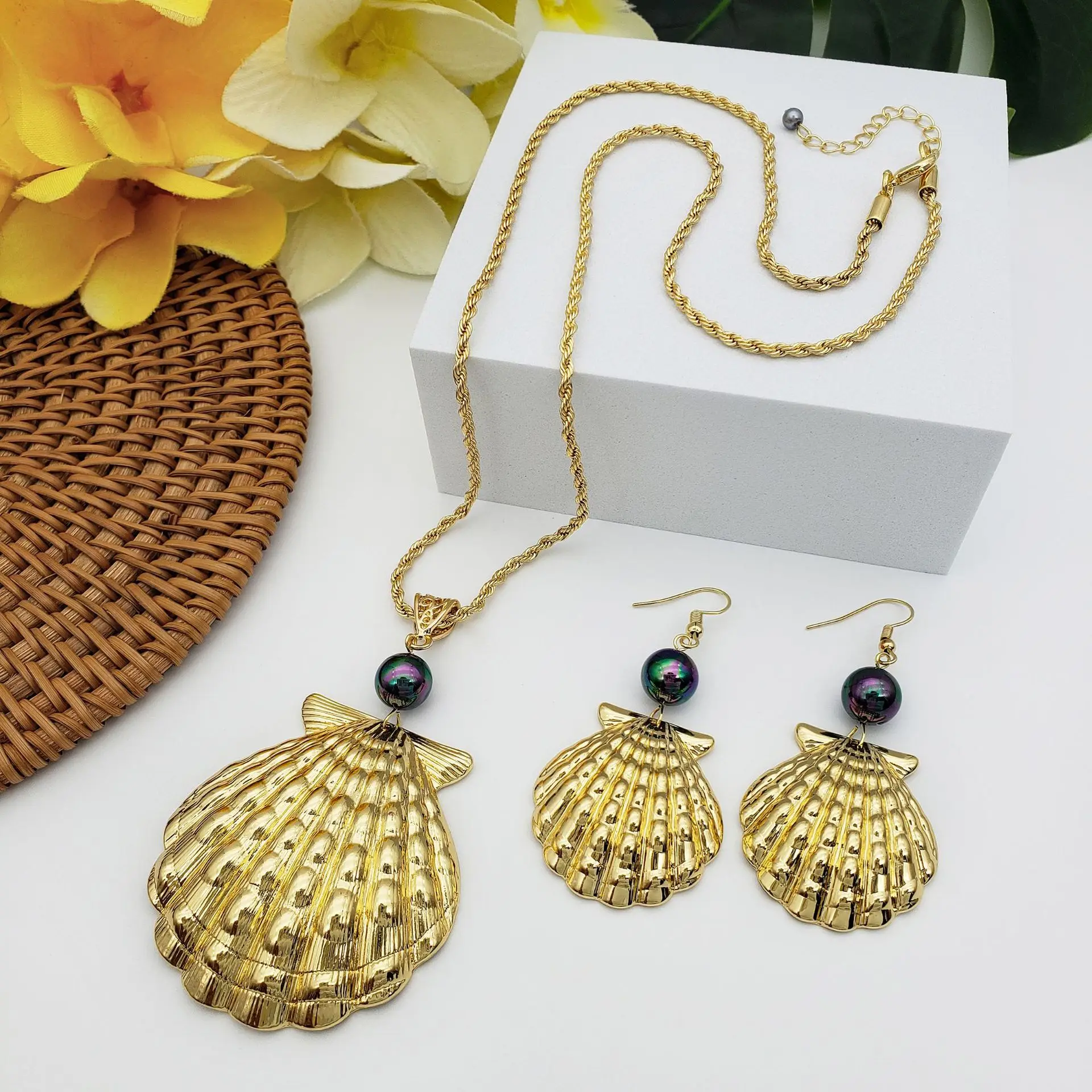 Joker & Witch All About Hoops Gold Earring Set for Women