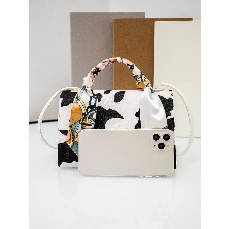 Neu eingetroffene Damen-Umhängetasche mit Krokodilmuster, koreanische Mode, lässige Allround-Handtasche, Tragetasche mit Schal – Detail 6