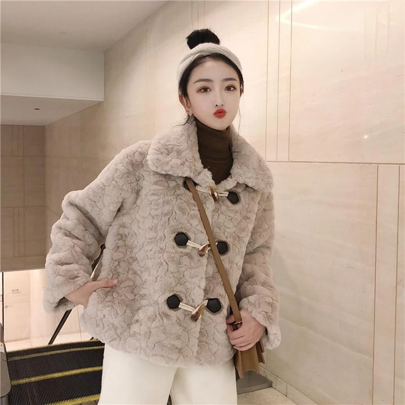2024 New Warm Lamb Wool Jacket Female Short Overcoat Autumn Winter Korean Imitation Brush Flower Thick Horn Buckle Plush Coat