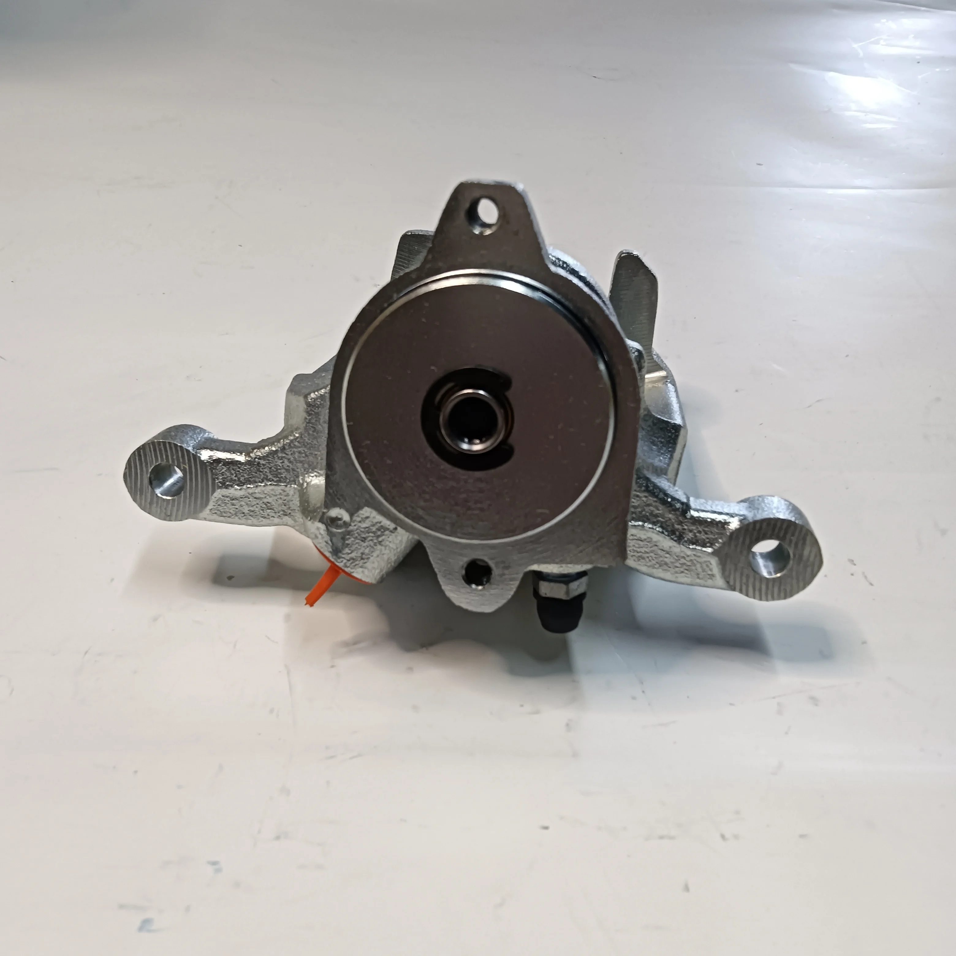 LR027126 Car Accessories Rear Right Brake Wheel Cylinder Pump For Land Rover Evoque 2012