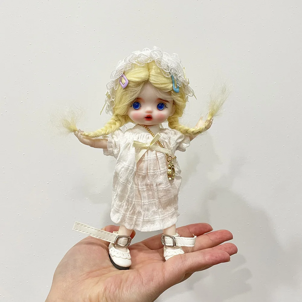 

SISON BENNE 1/8 BJD Doll 16cm Dolls with White Full Replaceable Outfits Blue Eyes Blond Hair Lifelike Kids Toys