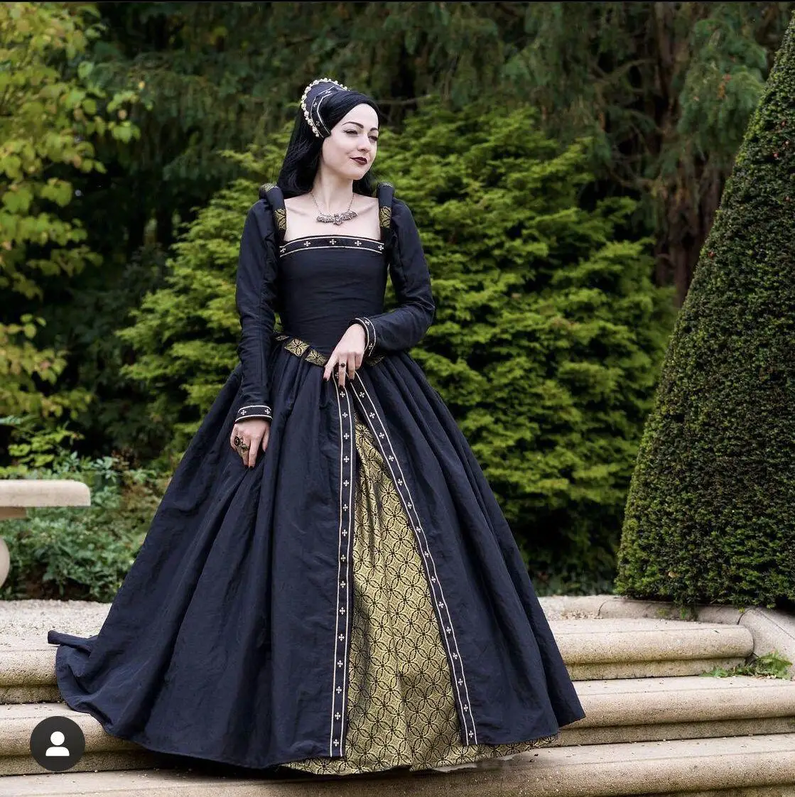 Medieval Renaissance Black Dresses Queen Princess Tudor Elizabethan Court Gowns | eBay Medieval Renaissance Black Dresses Queen Princess Tudor Elizabethan Court Gowns | eBay