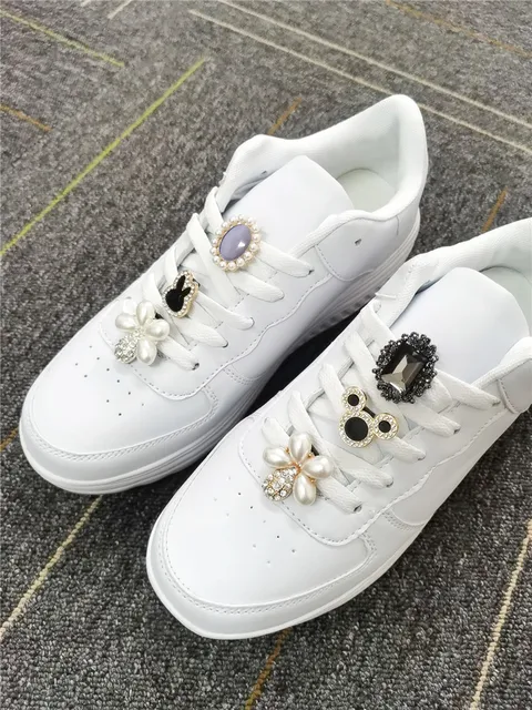 breloque chaussure accessoire chaussure boucle chaussure Bijoux de  décoration de chaussures, Original, bricolage, lacets, accessoires,  baskets, breloques, strass, boucle en métal, décor, cadeau de fête pour  filles - AliExpress