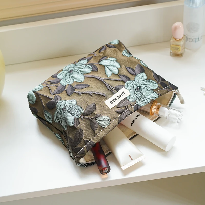 حقيبة مستحضرات تجميل نسائية ذات سعة كبيرة باللون الأخضر الداكن ، مستحضرات تجميل محمولة ، حقيبة تخزين لتغيير الملابس ، حقيبة أدوات تجميل للسفر ، حقيبة خط للركاب