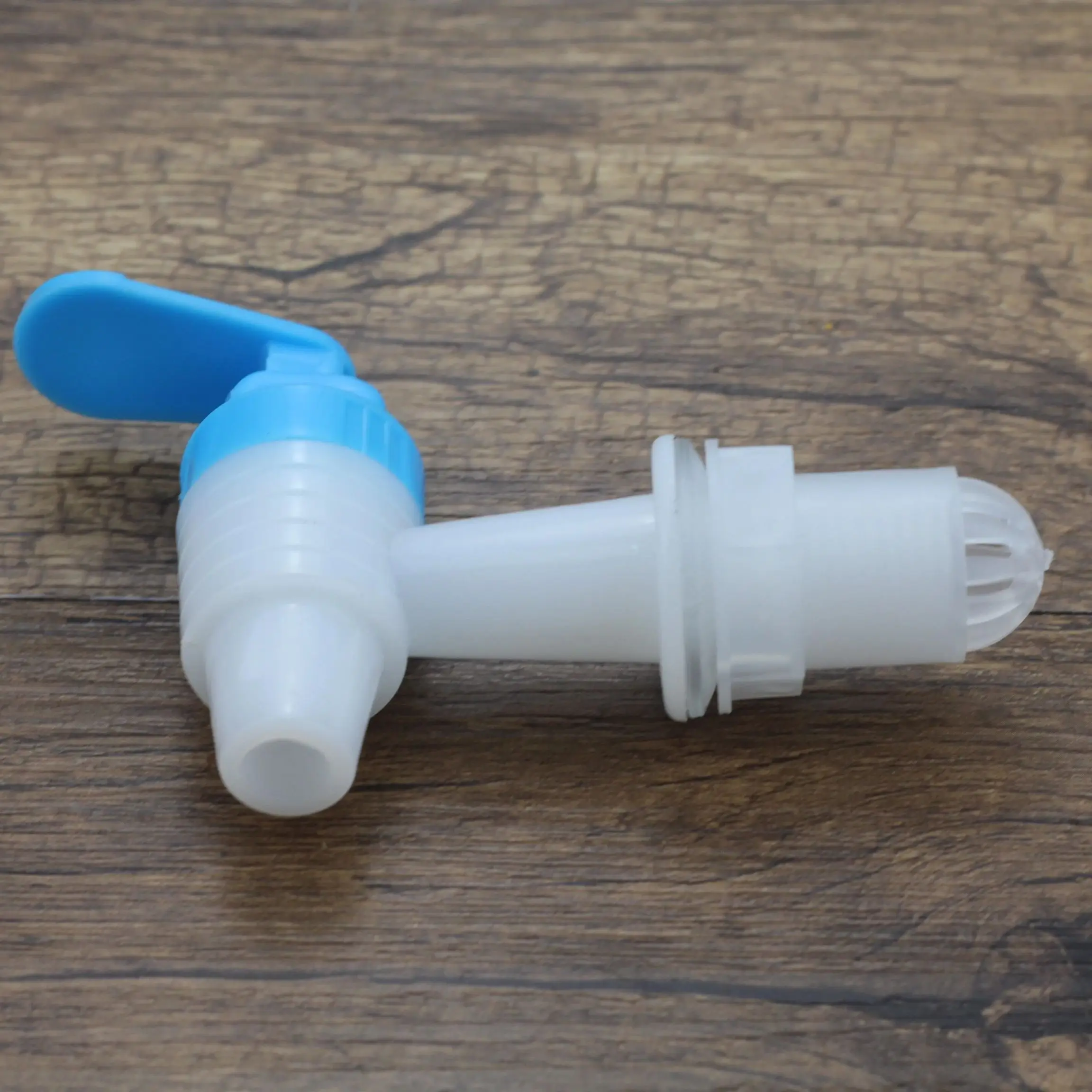 Reusable Water Dispenser Spigot Plastic Replacement Taps For Beverage Dispensers Water Jugs Suitable Glass Wine Bottles