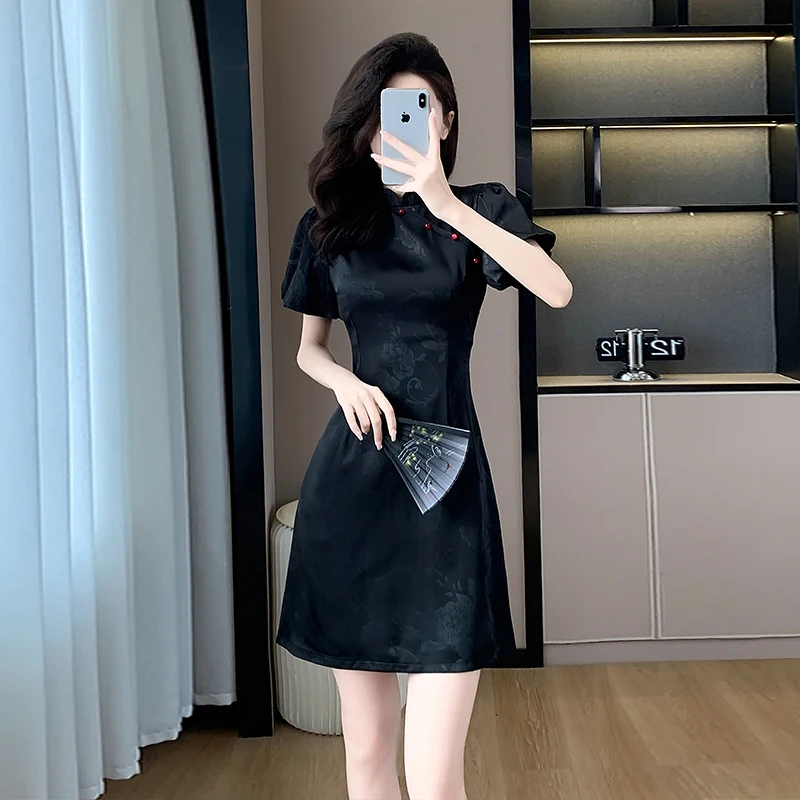 하이 엔드 느낌 슬리밍 자른 중국어 드레스 여름 2024 여성을위한 새로운 스타일 허리 장착 연령 감소 짧은 소매 드레스
