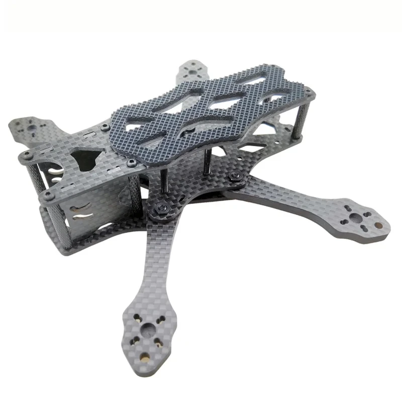 Détail des bras en carbone de 4mm du cadre drone FPV APEX, assurant rigidité et légèreté.