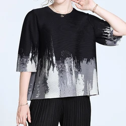 Chic Pleated 3/4 Sleeve Women's Blouse - Trendy Loose Fit Top - S (Black)