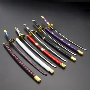 Samurai Real Steel Katanas, Brinquedos Periféricos Anime, One Piece Weapon, Espada  Mihawk Night Blade, Chaveiros Spade Vere, 15cm - AliExpress