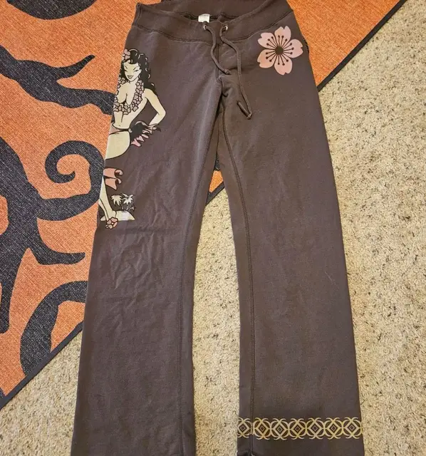 Y2K Brown Low Rise Casual Sweatpants Women Gothic Retro Cherry Blossom Graphic Print Elastic Waist Trousers Straight Leg Pants 1