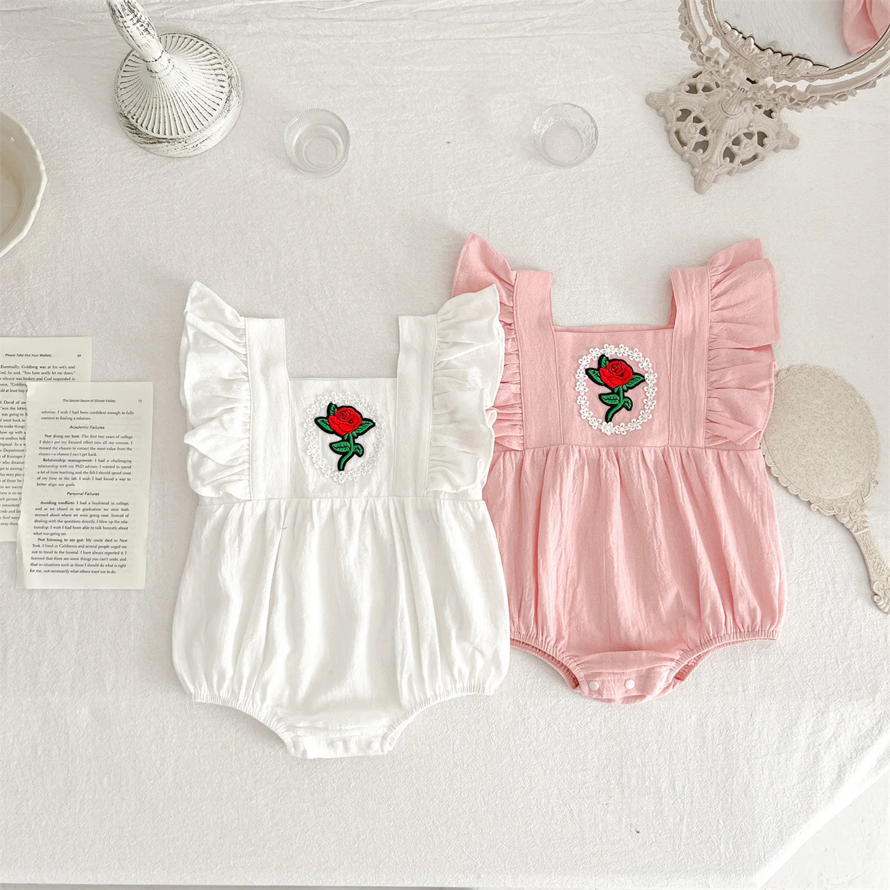 

Детский комбинезон с коротким рукавом, с кружевом и вышивкой