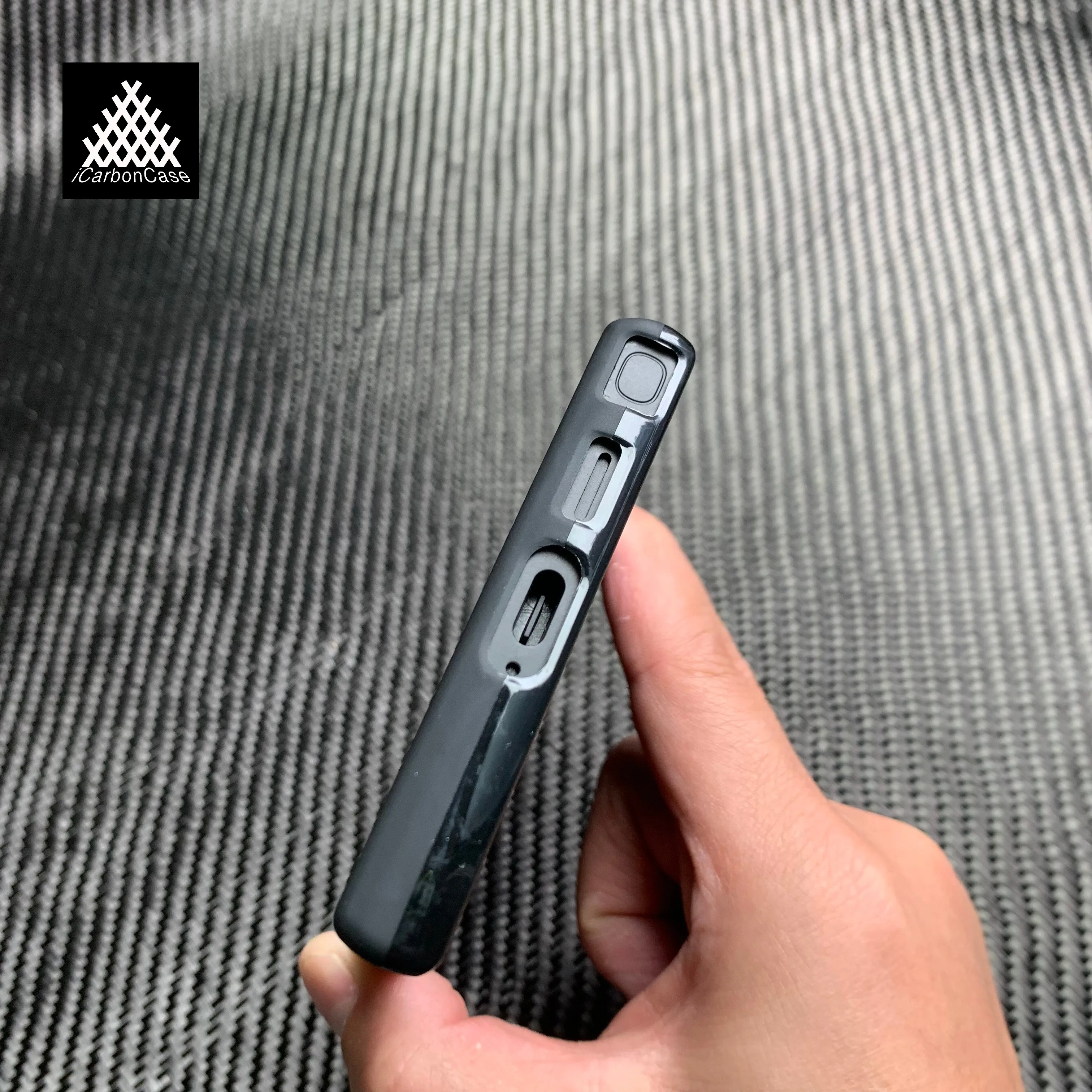 Magnetic Real Glossy Woven Carbon Fiber Case