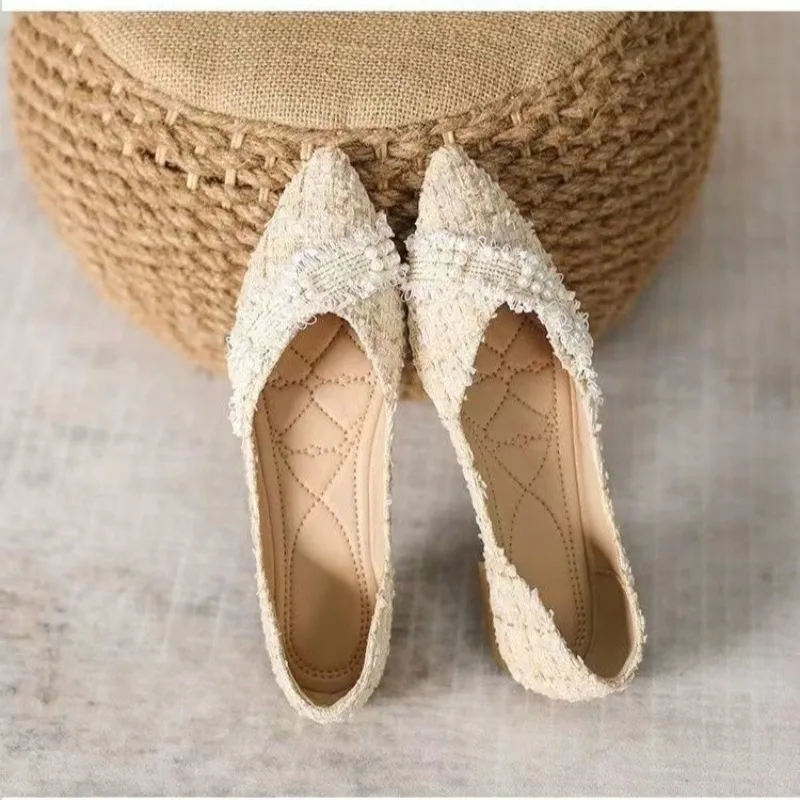 

Женская обувь из микрофибры с острым носком на плоской подошве, весенняя обувь для взрослых, распродажа 2024, модные однотонные блестящие туфли на плоской подошве