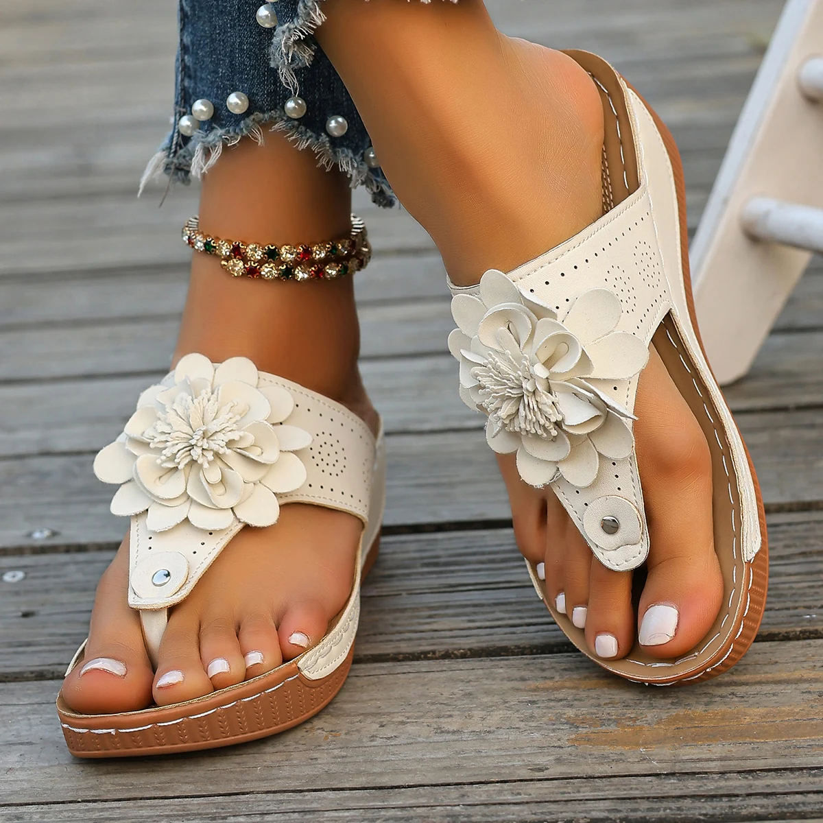 Retro Flower Decor Platform Slippers Women 2025 Summer Clip Toe Wedge Sandals Woman Plus Size 43 Light Thick Bottom Beach Shoes
