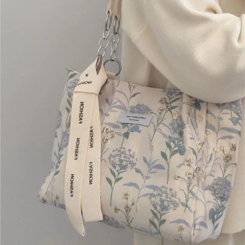 Sweet Floral Embroidery Tote Bag Women Large Capacity Canvas Beige Shoulder Bags Ladies Elegant Gentle Commute Underarm Bag 2025