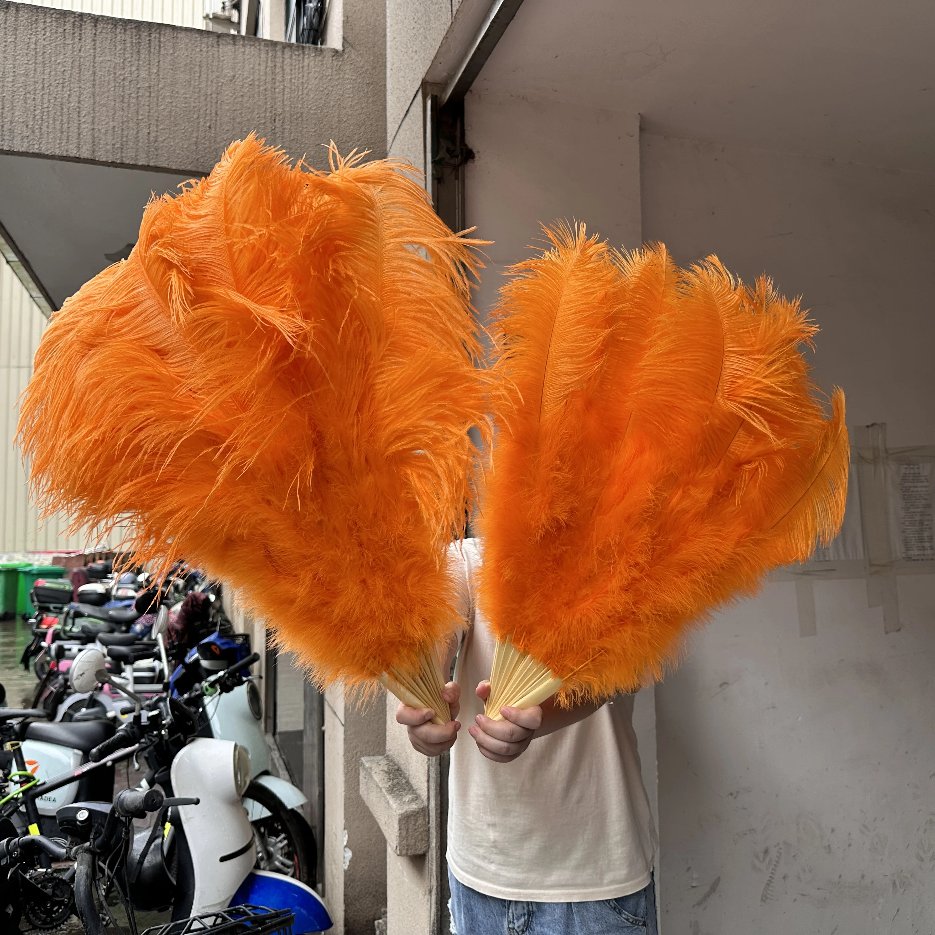 130CM Orange Large Ostrich Feathers Fan Customized 13 Bone Fluffy Feather Fan for Carnival Party Celebration Performance Props