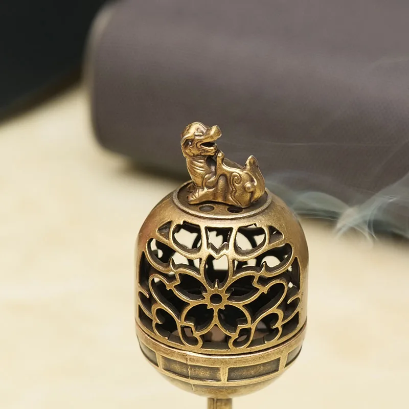 Creative Retro Hollow Aromatherapy Furnace, Home Indoor Zen Tea Ceremony Decoration, Alloy High footed Small Incense Burner, 1Pc