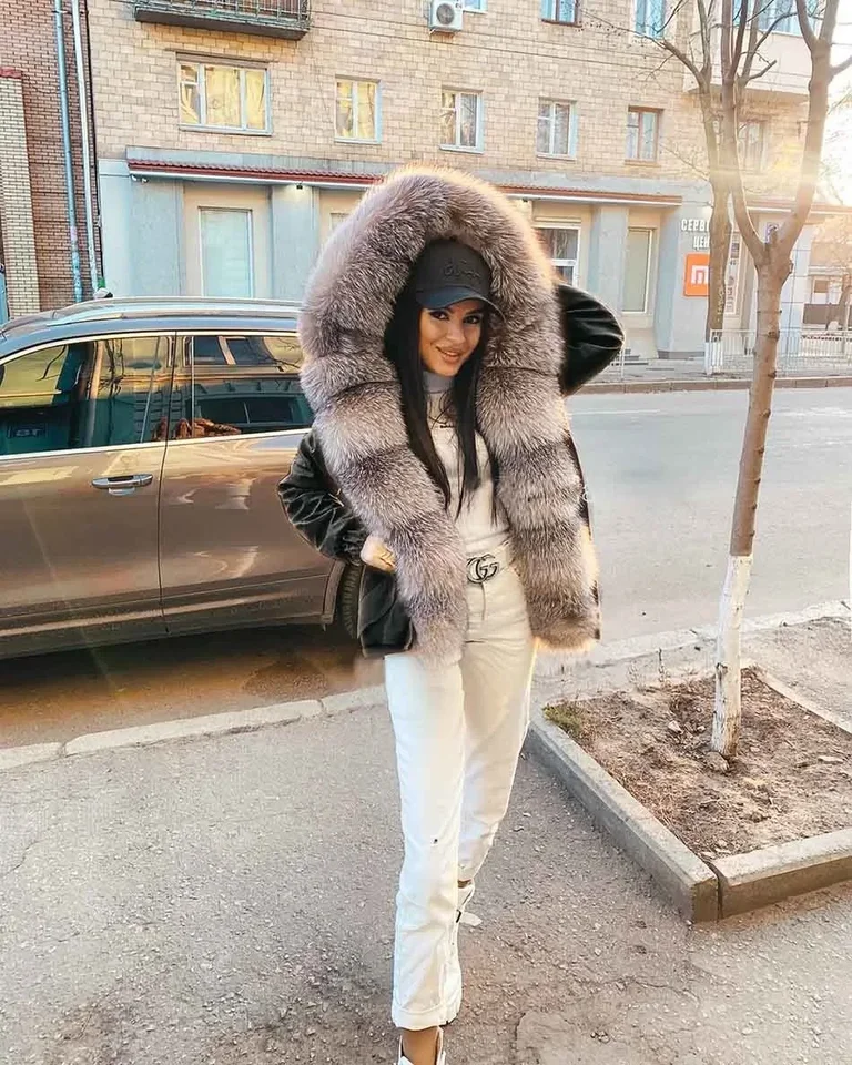 シルバー ファー付きダウンジャケット プラダ シルバーグレー ショート