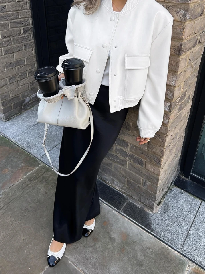 Рисунок 3 - Женская Осенняя однобортная куртка