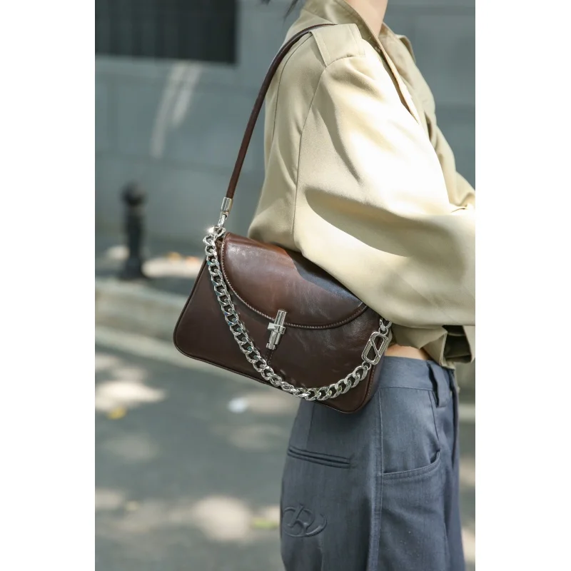 

Advanced Underarm Women French Light Luxury Oil Wax Cowhide Chain Stick Bag Fashion Versatile Shoulder Crossbody Style [YW9920]